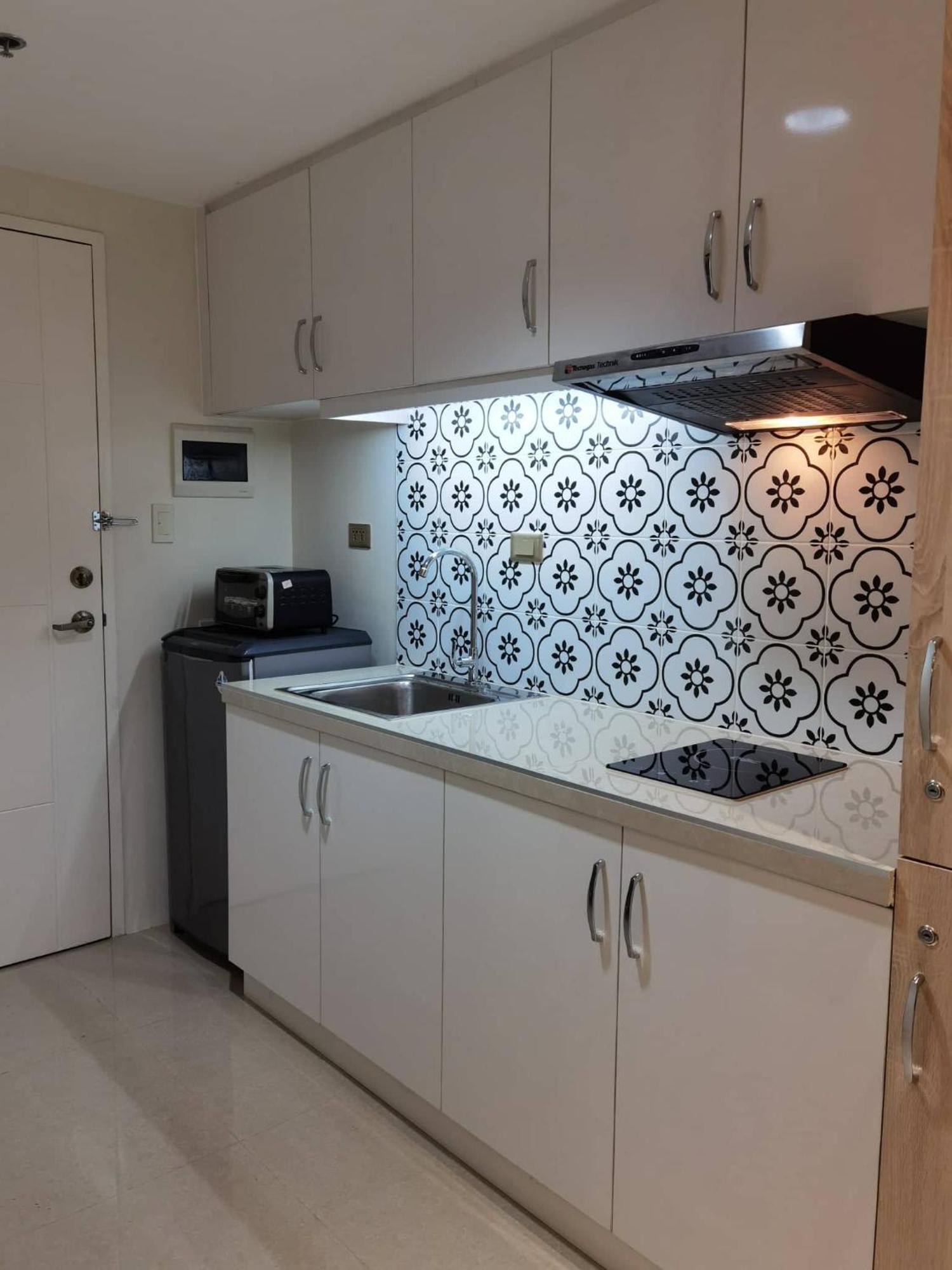 Sunvida Tower Residences Infront Of Sm City Cebu Stadt Exterior foto